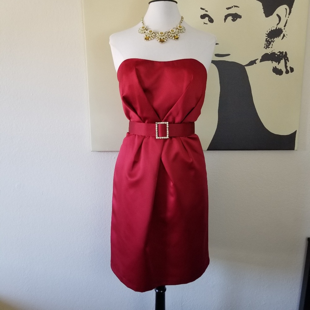 SOLD 💫 Alfred Angelo Red Strapless Dress 8/10